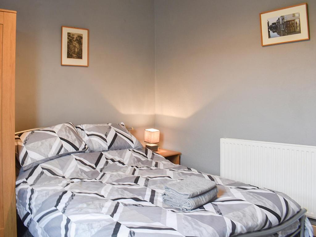 Brookshaw Cottage 6