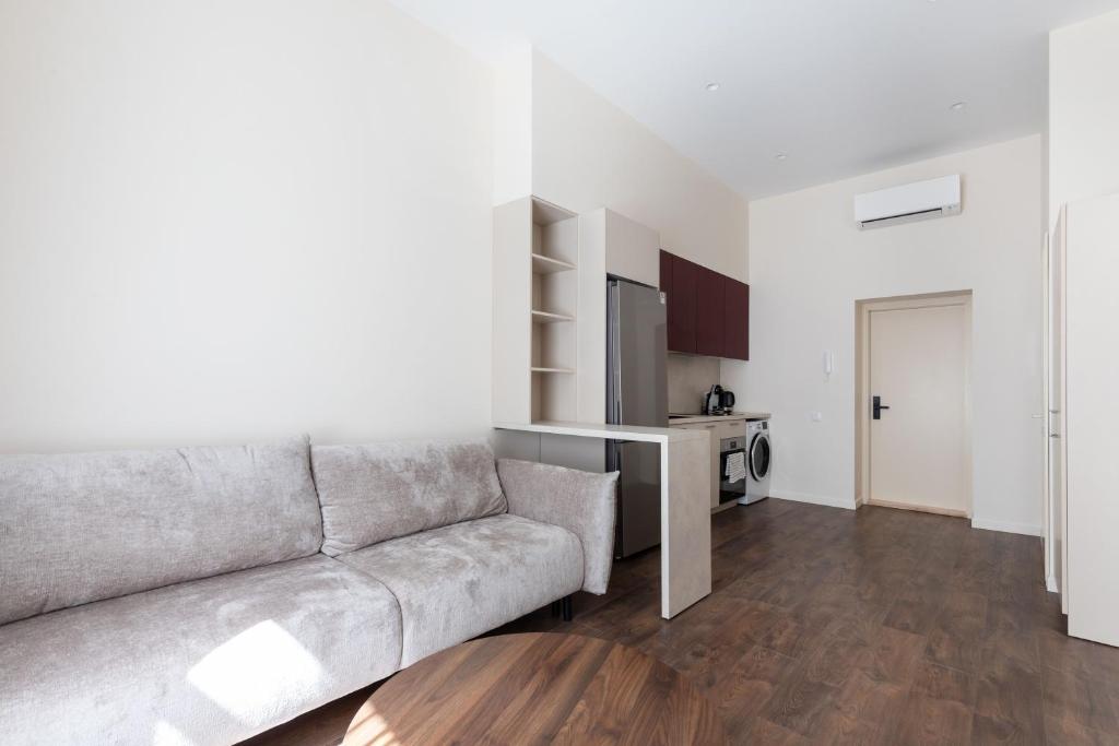 StudioApart23 7