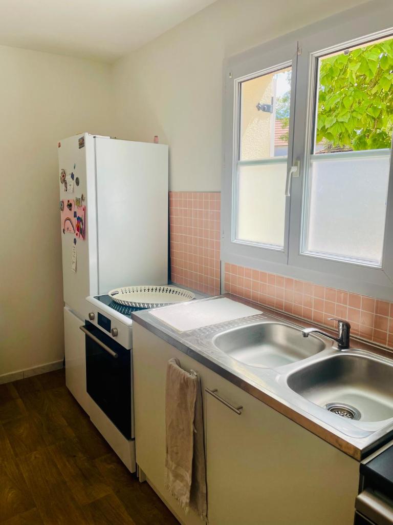 Maison au calme avec jardin proche tram 3
