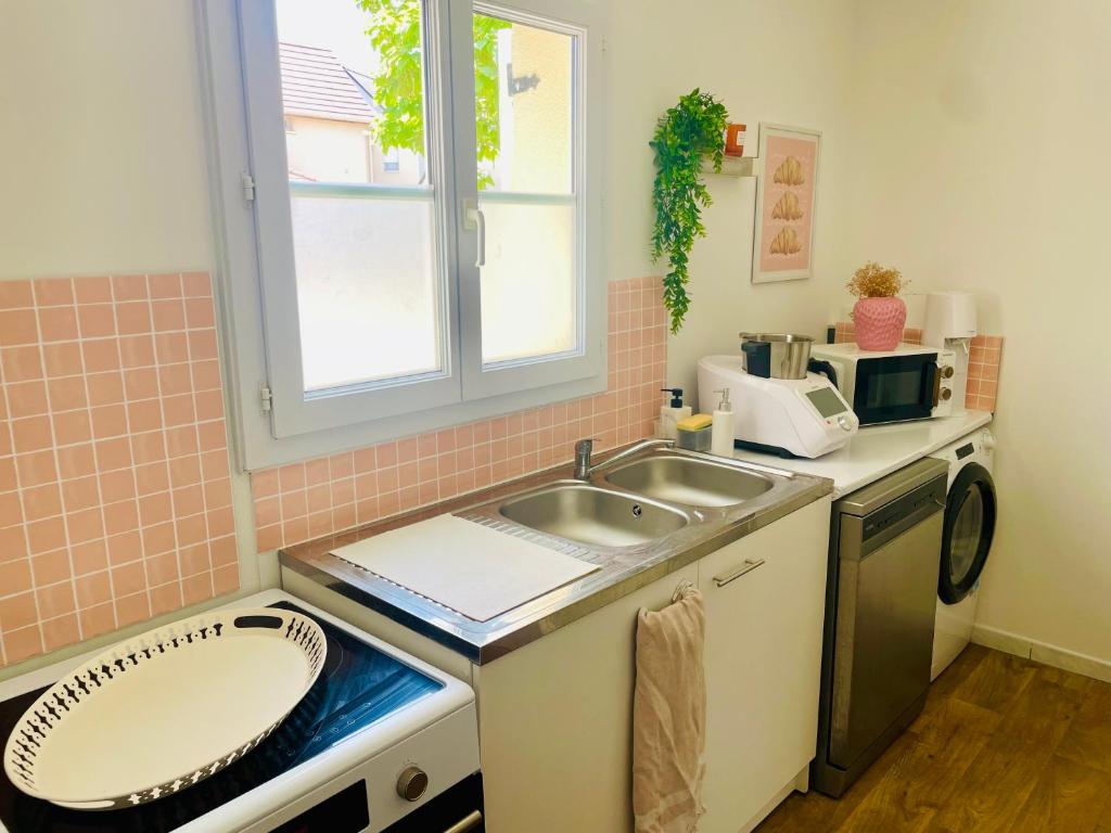 Maison au calme avec jardin proche tram 4