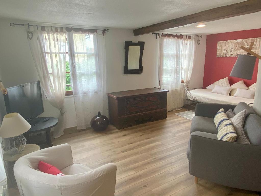 Gîte de caractère au calme , proche quartier historique, Au Merlenchanteur 6