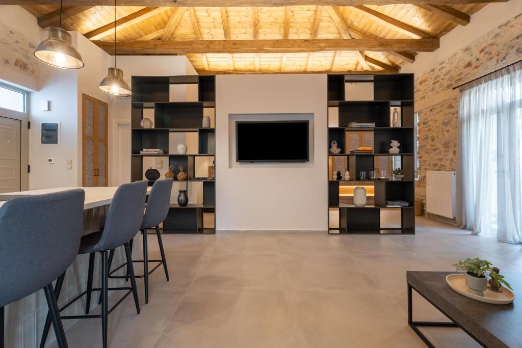 Nest in the City Residence Home to Home MGMT 5