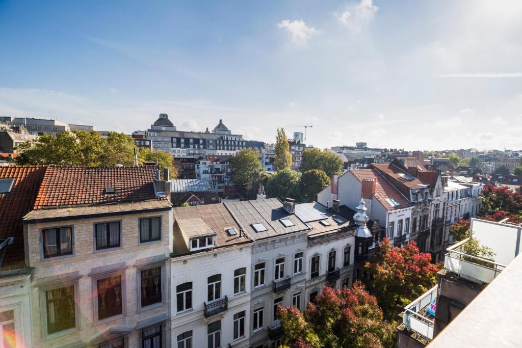 Brussels St Gilles Elegant residence 6