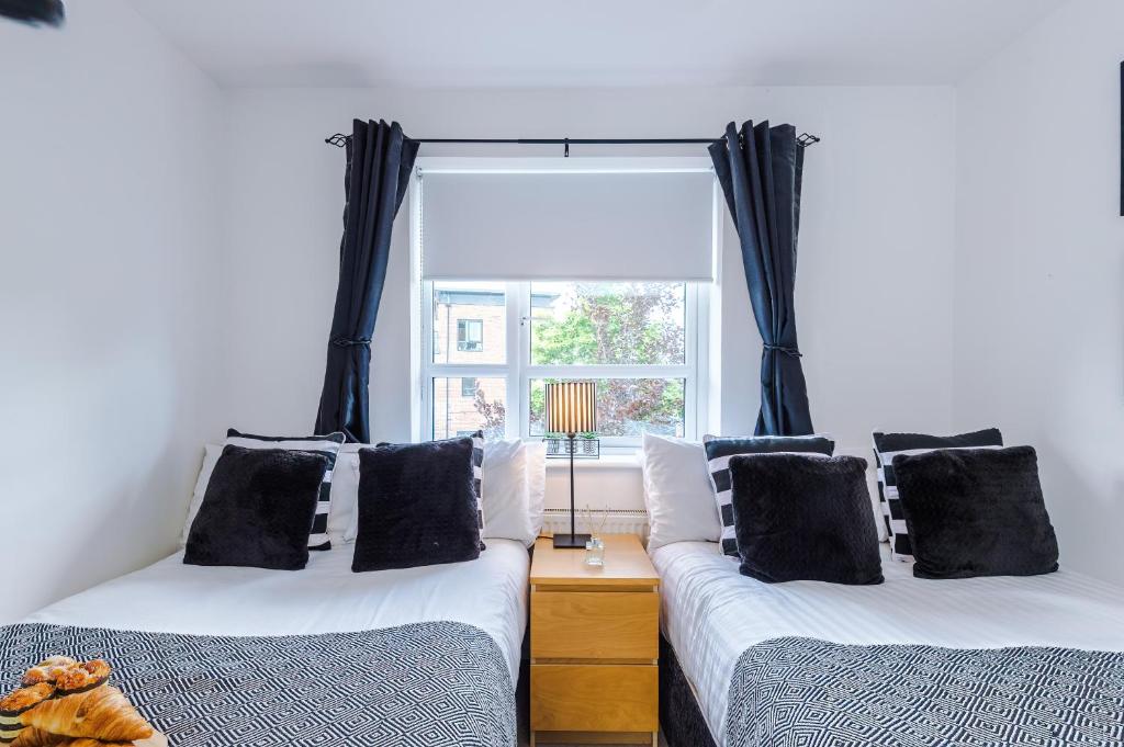 Stunning Riverside 3-Bed Home by 53 Degrees Property in Manchester with Garden & FREE Parking! 7