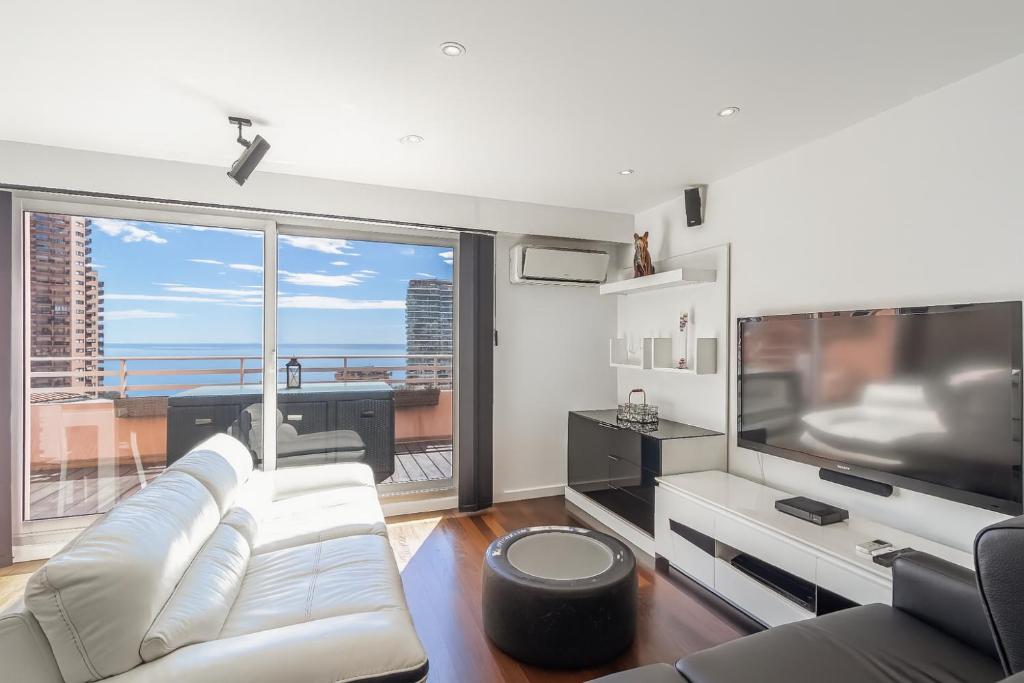 Stunning Renovated 1-Bedroom Breathtaking View 7