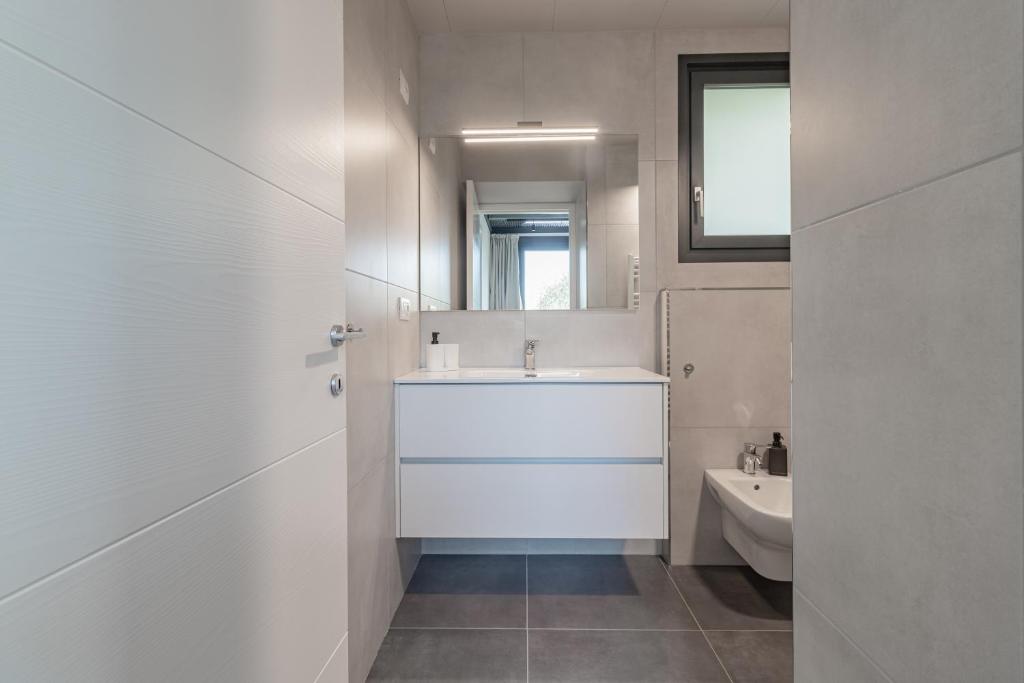 TAGGIASCA- Suite nel verde con terrazza e Jacuzzi privata 4