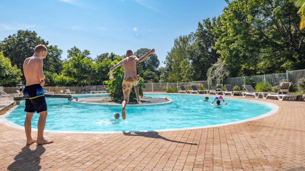 Photo de la galerie de l'établissement Camping Saint-Sozy, à Saint-Sozy