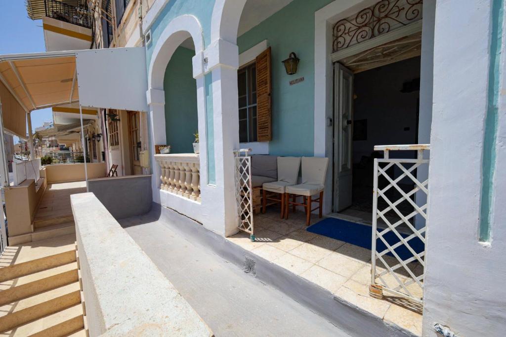 Traditional Maltese Townhouse with Backyard Garden and Seafront Location 3