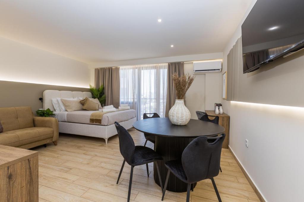 Raise Thiseio Stylish Living 8