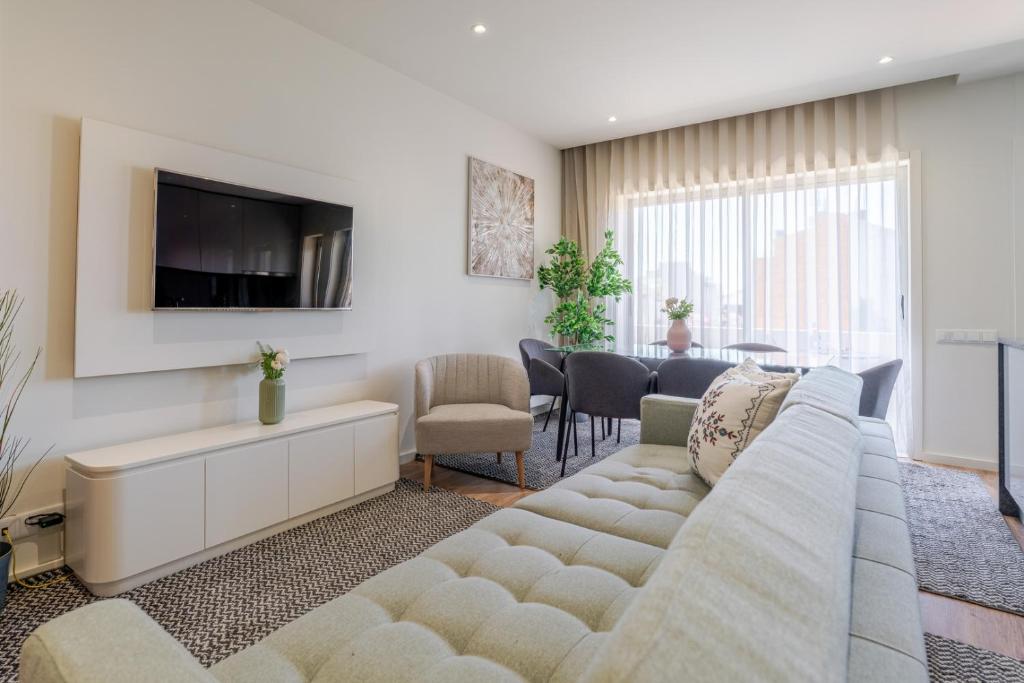 Central & Stylish Apartment by HostWise 1