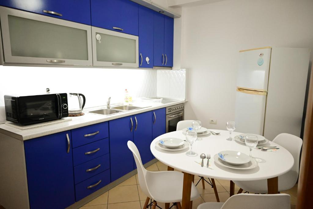 COASTAL RETREAT - Beach Apartment Vlore 4