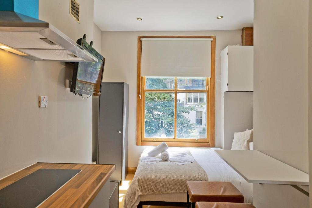 Imperial Earls Court Apartments 5