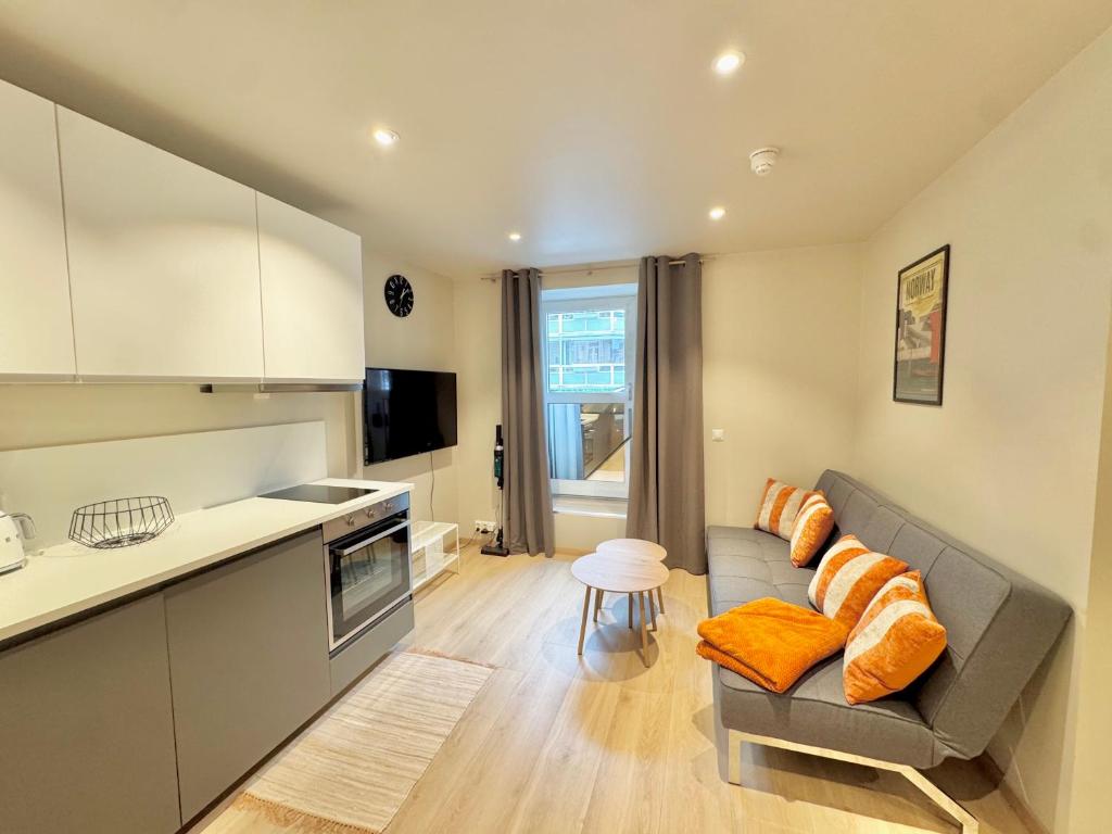 Smart & Central - New Renovated 2