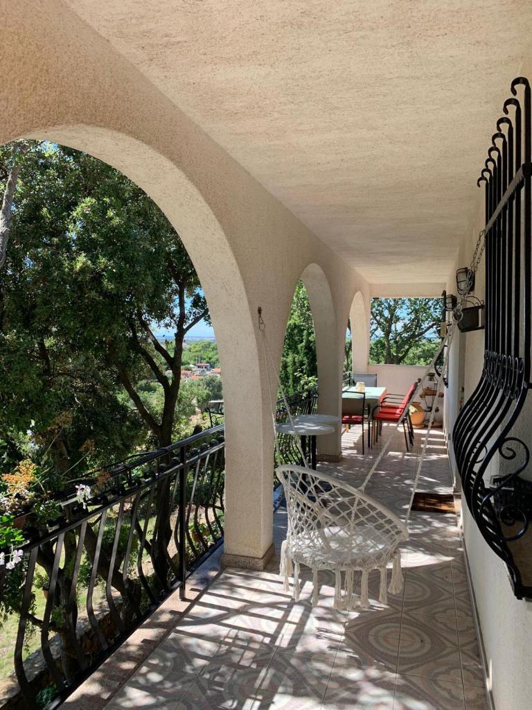 Villa Zdenko Apartment with Sea view 4