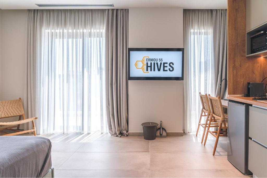 Ermou 55 Hive 2 6