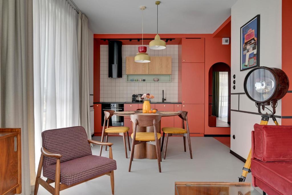 DOKI Living Suites - Foodhall & Parking by Downtown Apartments 2