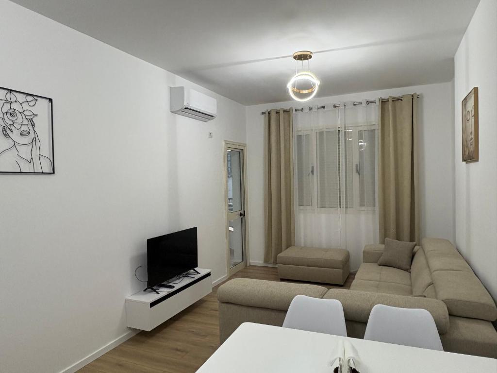 Gold Opal Apartment 5