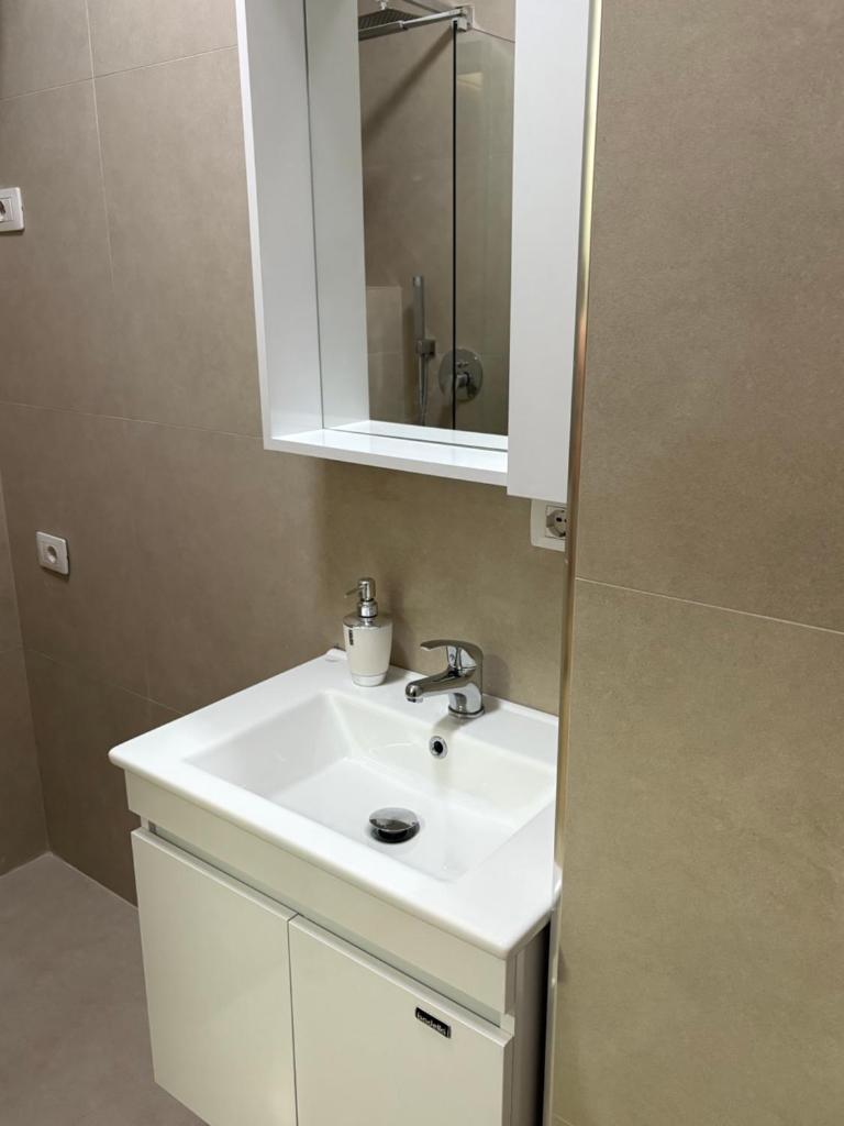Gold Opal Apartment 3