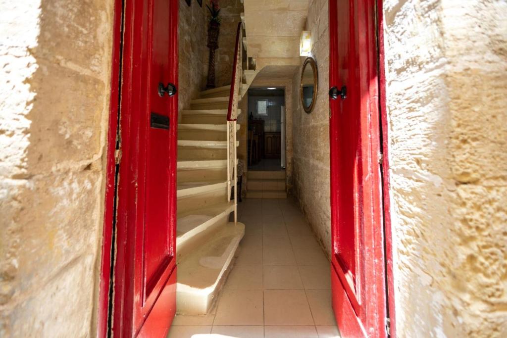 Valletta 1BR Townhouse Escape 2