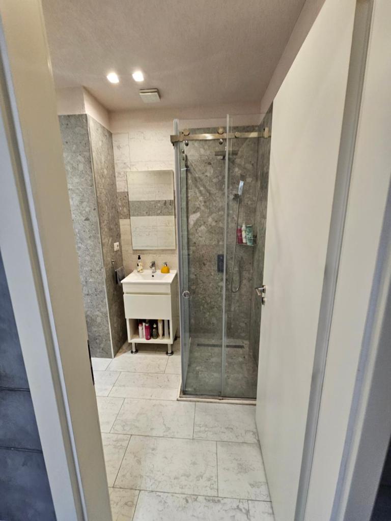 Stylish Escape Studio 8