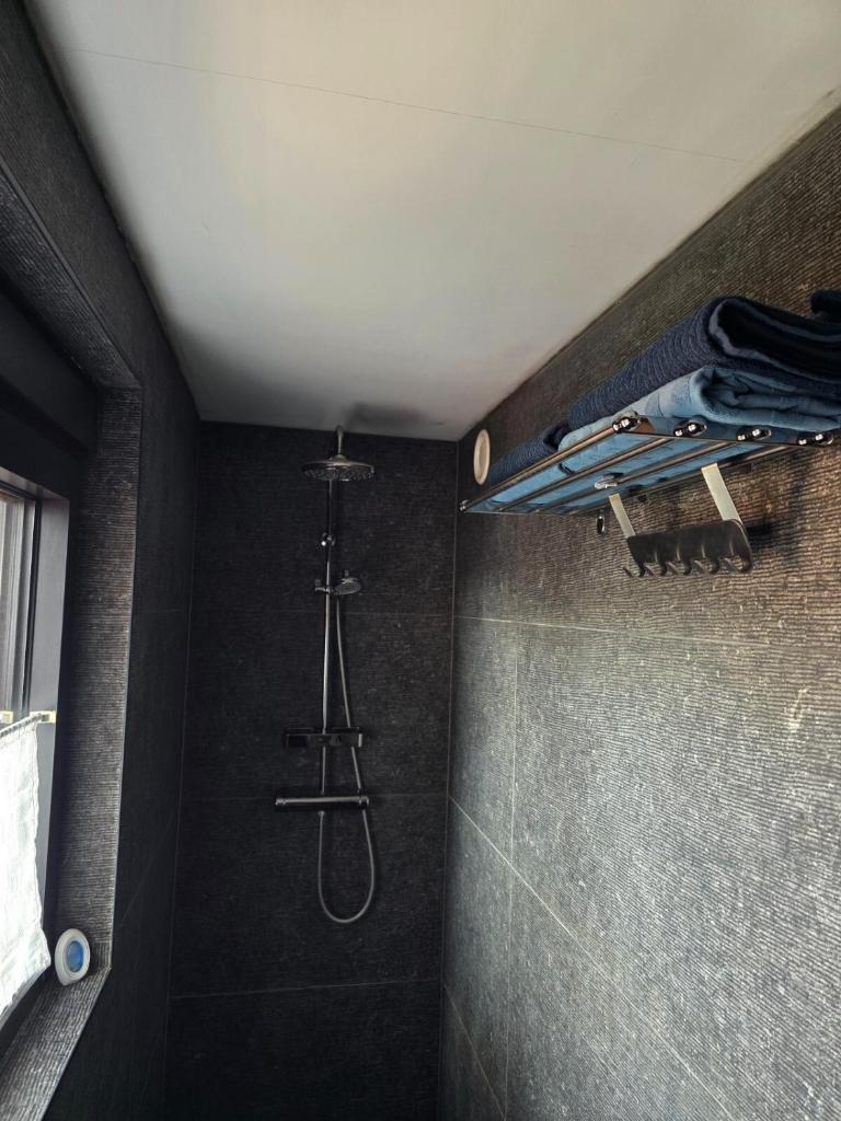 Homeawayfromhomeghent with private parking 8