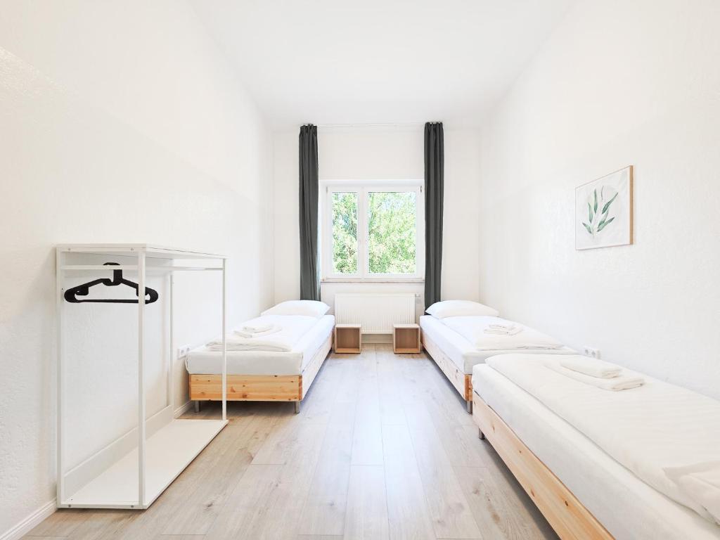 Tolstov Apartments - 3 Room Apartments - Kitchen - Dining Room - 25 min to Messe DUS 6