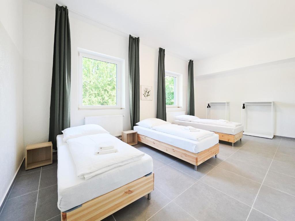 Tolstov Apartments - 3 Room Apartments - Kitchen - Dining Room - 25 min to Messe DUS 2