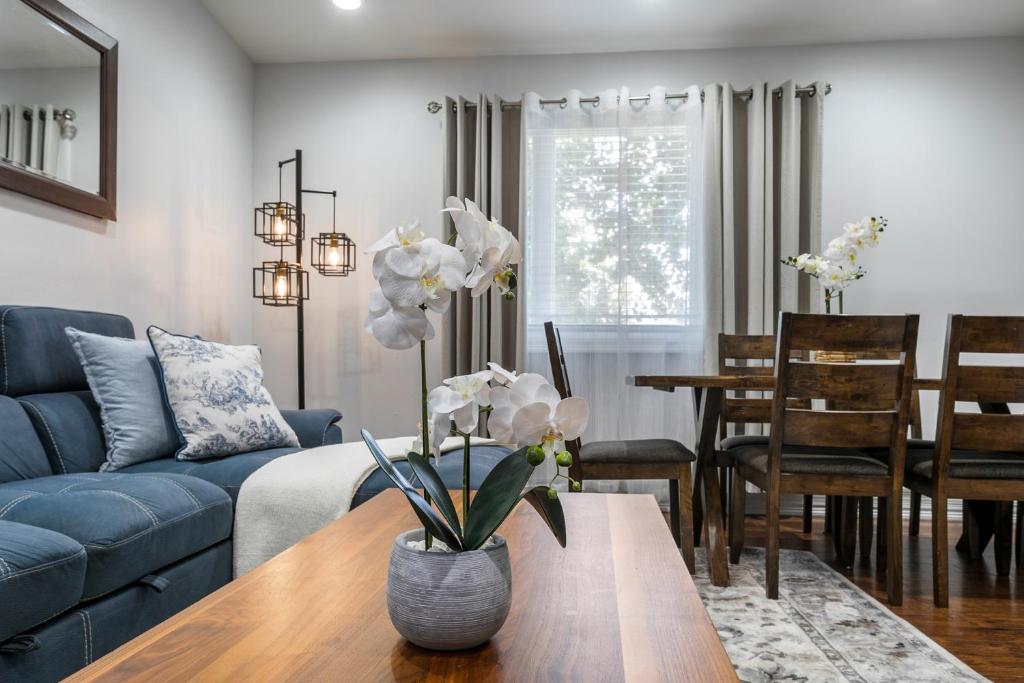 Modern 4BR Elegant Living - Downtown NOLA 8