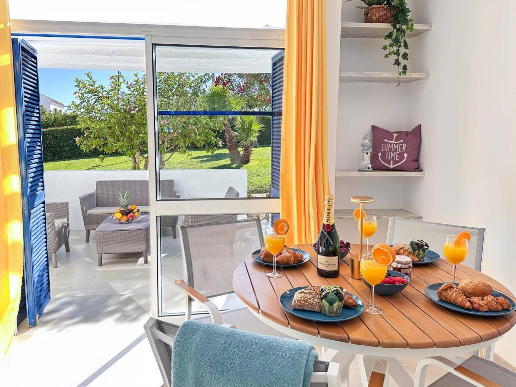 Windmill Hill Cozy Townhouse by BeCherish