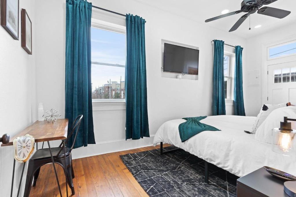 Mid-City 2BR w balcony & chefs kitchen 7