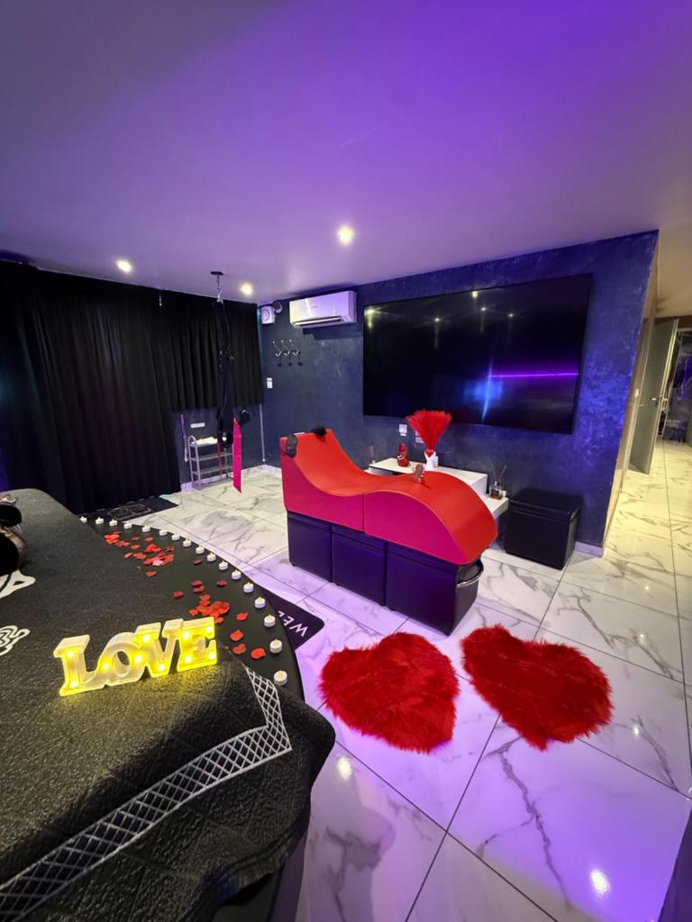 Love Room Attitude 8