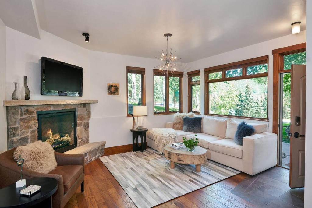 Mountain-Chic Chalet Aspenwood #KA 2B2B