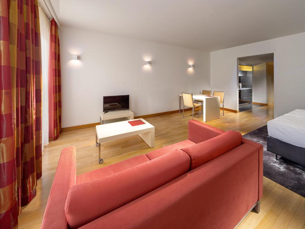 Mamaison Residence Diana 7
