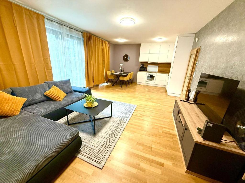 Garden Residence Terrace Apartment 5
