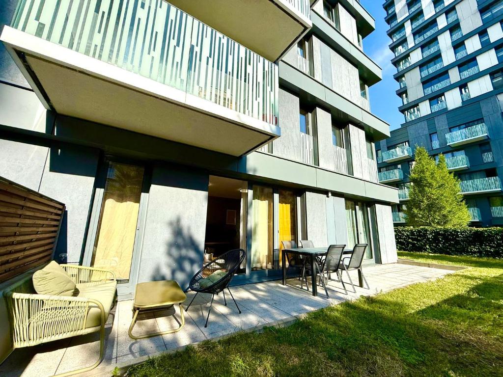 Garden Residence Terrace Apartment 6