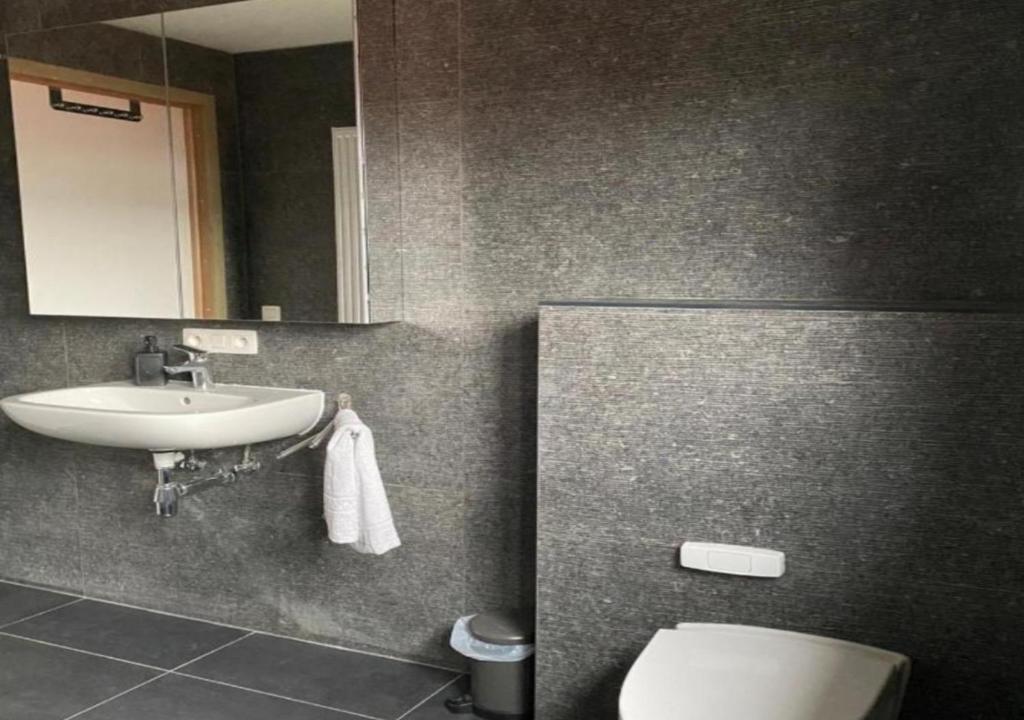 Homeawayfromhomeghent with private parking 3