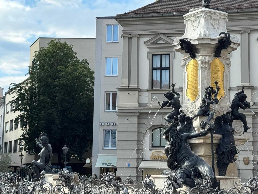 Brand new luxury apartment on Rathausplatz 4
