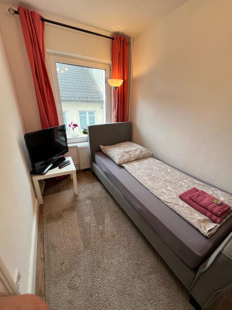 2 Great Apartment near Hans Albers Platz 8
