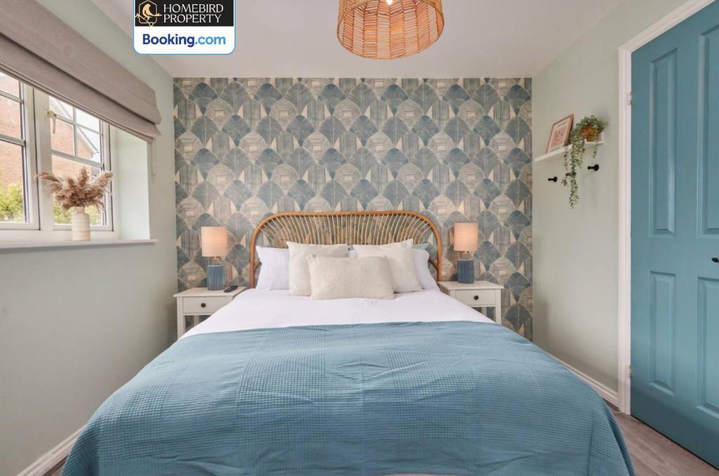 Modern 2BDR House By Homebird Property Management Short Lets & Serviced Accommodation Leeds With Private Parking & Free WiFi 6