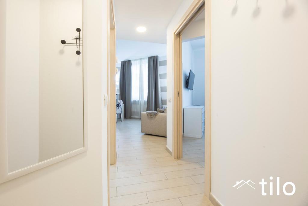 Ferry port 1 min, Central 1BR, AC, WiFi, By Tilo 3