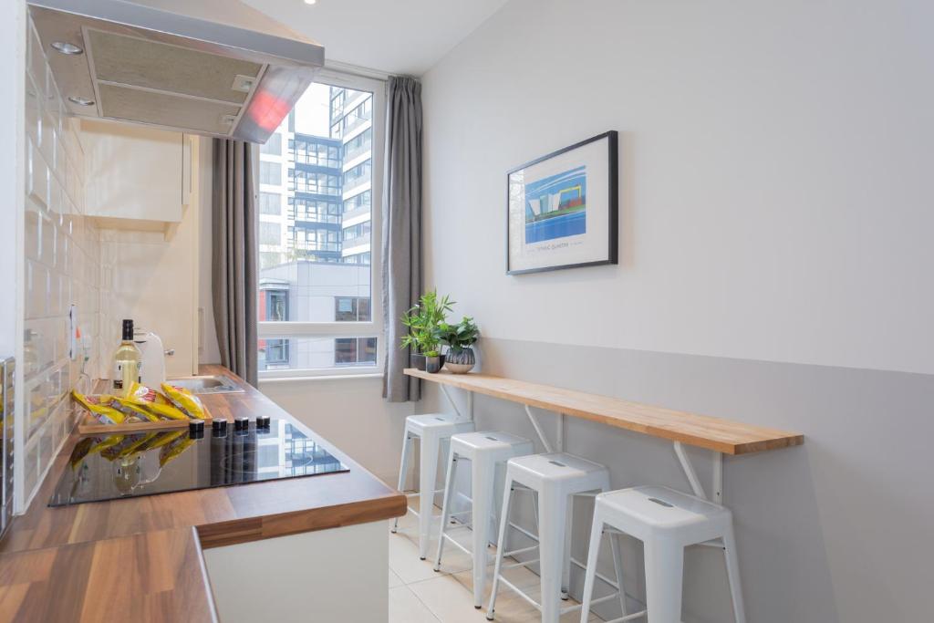 Camden Luxe Apartments 8