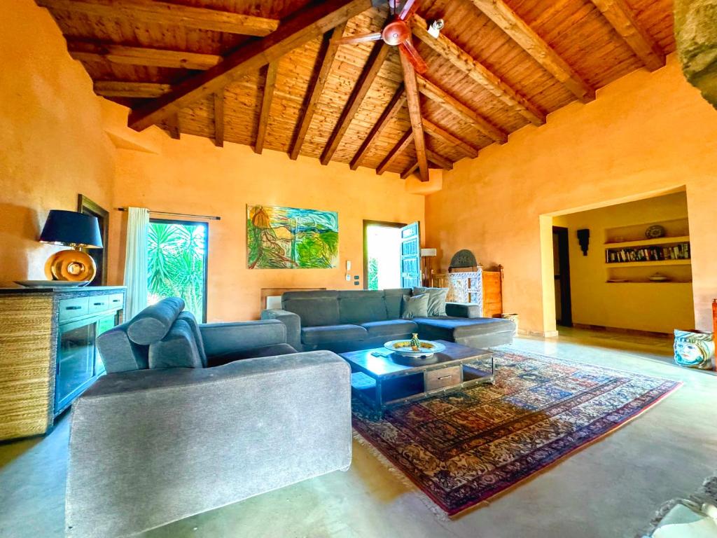 Photo de la galerie de l'établissement Luxury Villa Silene Con Piscina Salata e Ampio Giardino a Castelvetrano Selinunte, Sicilia, à Castelvetrano