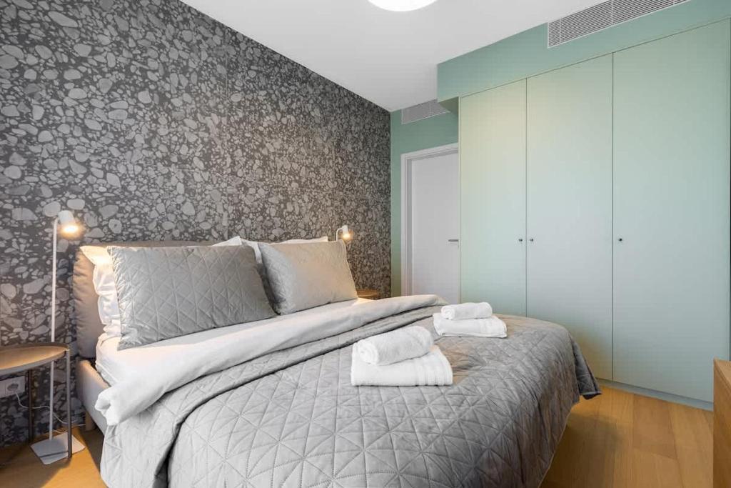 Stylish Haven SkyPark Apartment 2