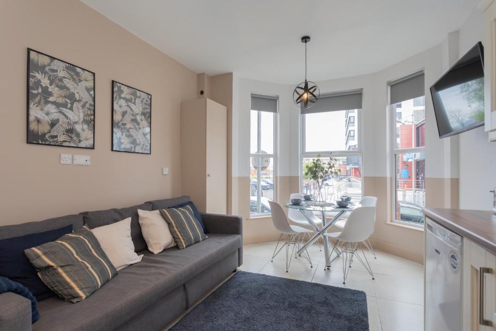 Camden Luxe Apartments 3