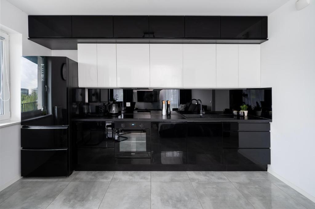 Kopcińskiego Residence - Apartamenty z Parkingiem i Dwoma Łazienkami 6