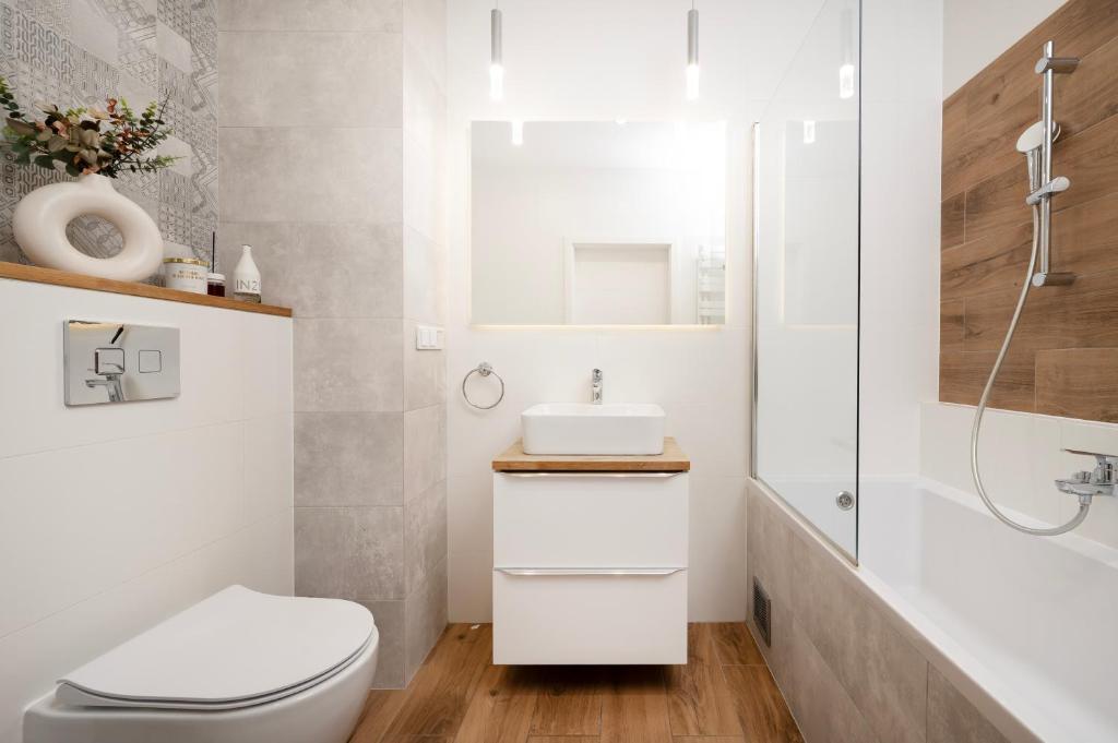 Kopcińskiego Residence - Apartamenty z Parkingiem i Dwoma Łazienkami 4