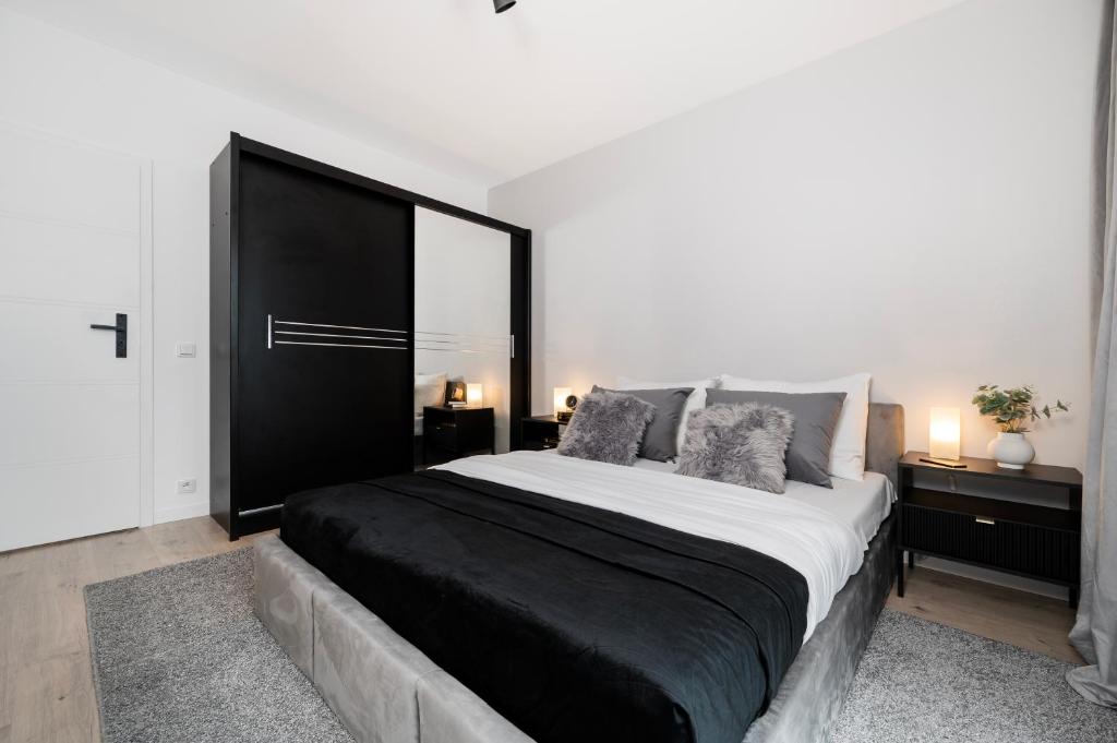 Kopcińskiego Residence - Apartamenty z Parkingiem i Dwoma Łazienkami 7
