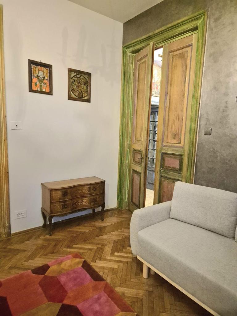 Art Villa Bucharest 8
