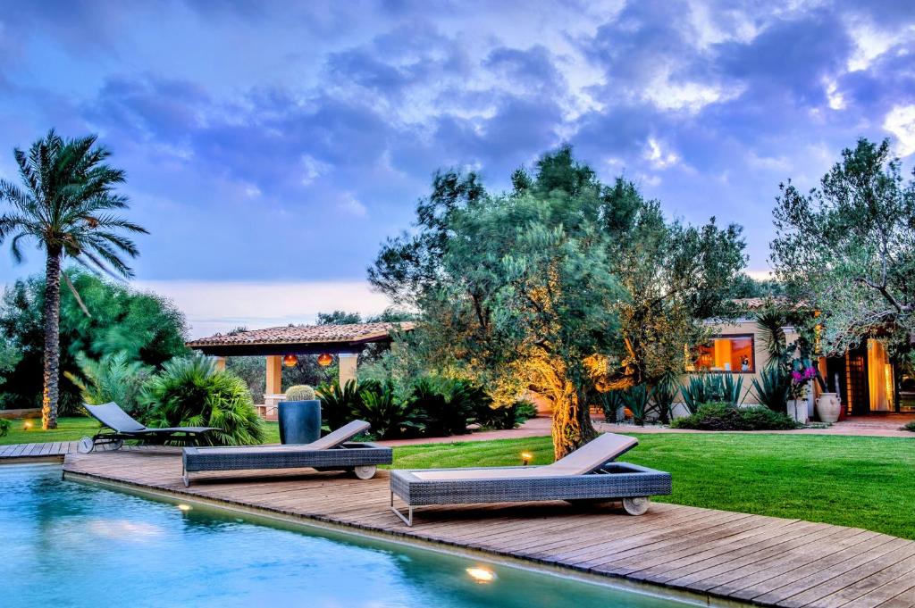 Photo de la galerie de l'établissement Luxury Villa Silene Con Piscina Salata e Ampio Giardino a Castelvetrano Selinunte, Sicilia, à Castelvetrano