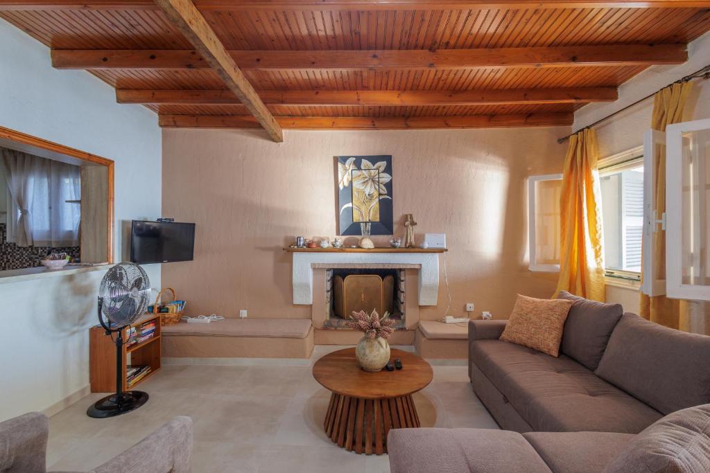 Josef and Marina House 5